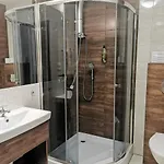 Rum i privatbostad Dworek Nad Stawem & Laznia Piwna *