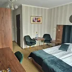 Dworek Nad Stawem & Laznia Piwna Privatunterkunft Ostrów Mazowiecka