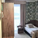 Dworek Nad Stawem & Laznia Piwna בית אירוח
