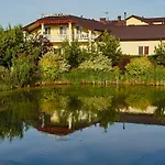 Dworek Nad Stawem & Laznia Piwna Rum i privatbostad Ostrów Mazowiecka