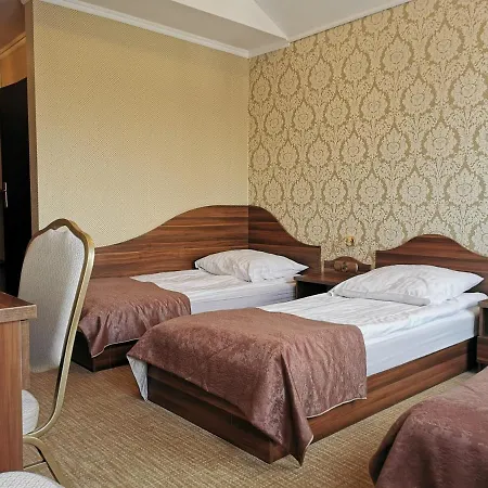 Dworek Nad Stawem & Laznia Piwna *