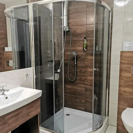 Privat bolig Dworek Nad Stawem & Laznia Piwna *