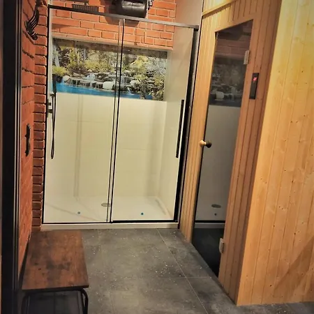 Privat bolig Dworek Nad Stawem & Laznia Piwna *