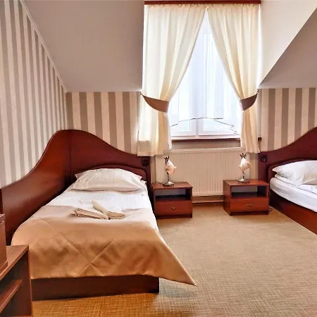 Dworek Nad Stawem & Laznia Piwna