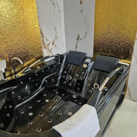 Dworek Nad Stawem & Laznia Piwna Privat bolig