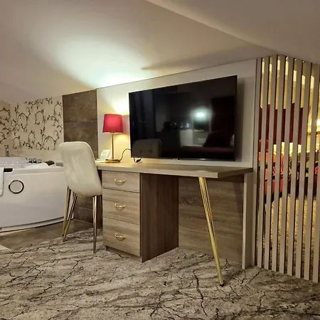 Privat bolig Dworek Nad Stawem & Laznia Piwna *