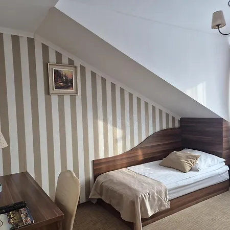 Dworek Nad Stawem & Laznia Piwna Privatunterkunft