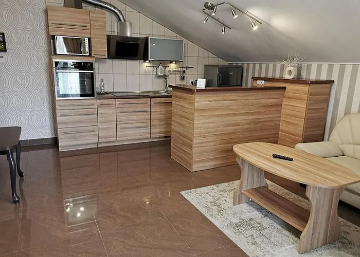 Dworek Nad Stawem & Laznia Piwna *