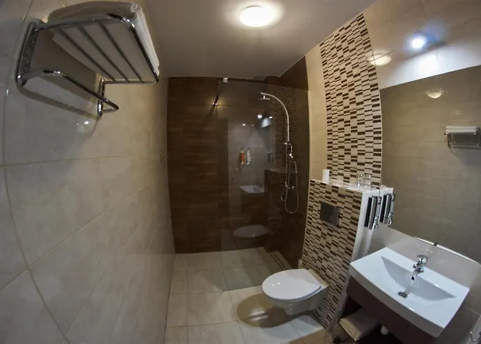 Dworek Nad Stawem & Laznia Piwna *