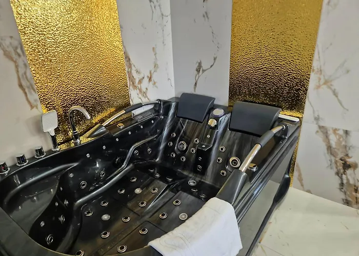 Dworek Nad Stawem & Laznia Piwna Privatunterkunft