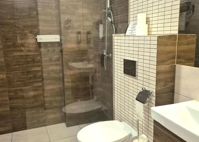 Dworek Nad Stawem & Laznia Piwna Privatunterkunft *