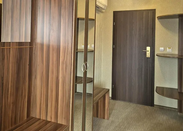 Privatunterkunft Dworek Nad Stawem & Laznia Piwna *