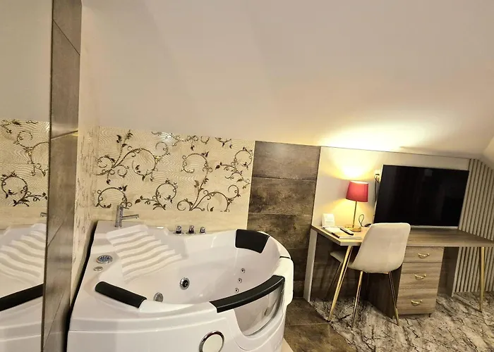 Dworek Nad Stawem & Laznia Piwna * Ostrów Mazowiecka